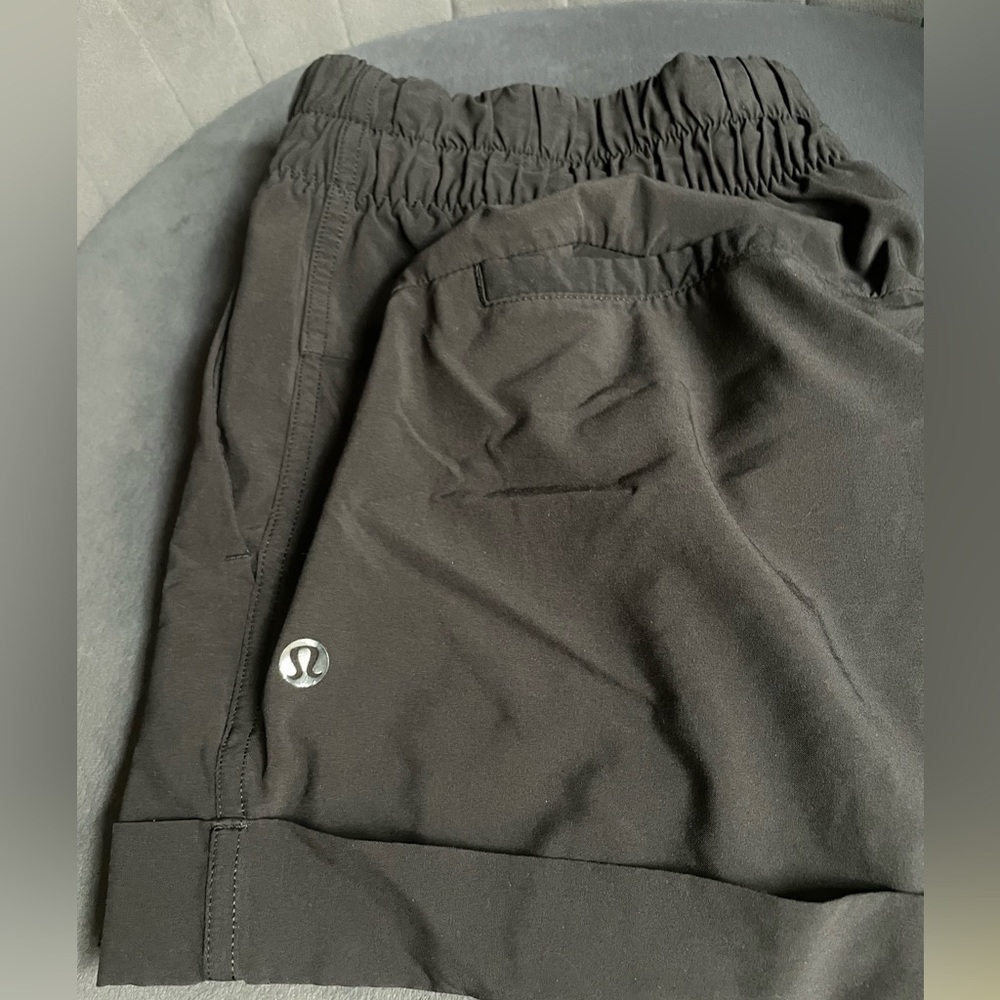 Lululemon Spring Break Away Short II Black Drawstring 10